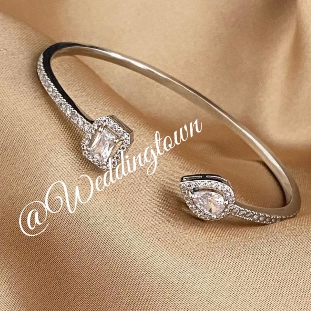 Luxury Bracelet crystals diamonds bridal bangle
